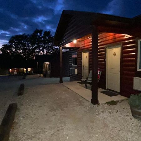The Woods Lodging Kingston Экстерьер фото