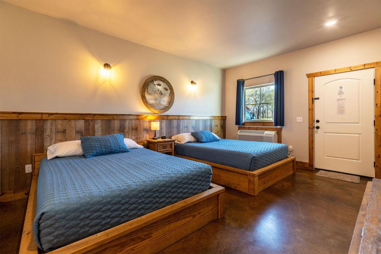 The Woods Lodging Kingston Экстерьер фото