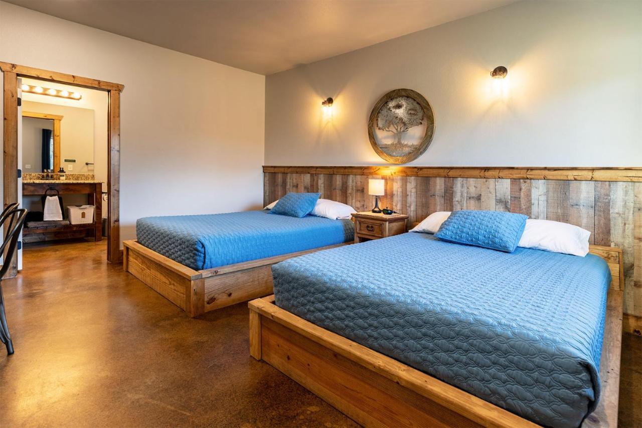The Woods Lodging Kingston Экстерьер фото